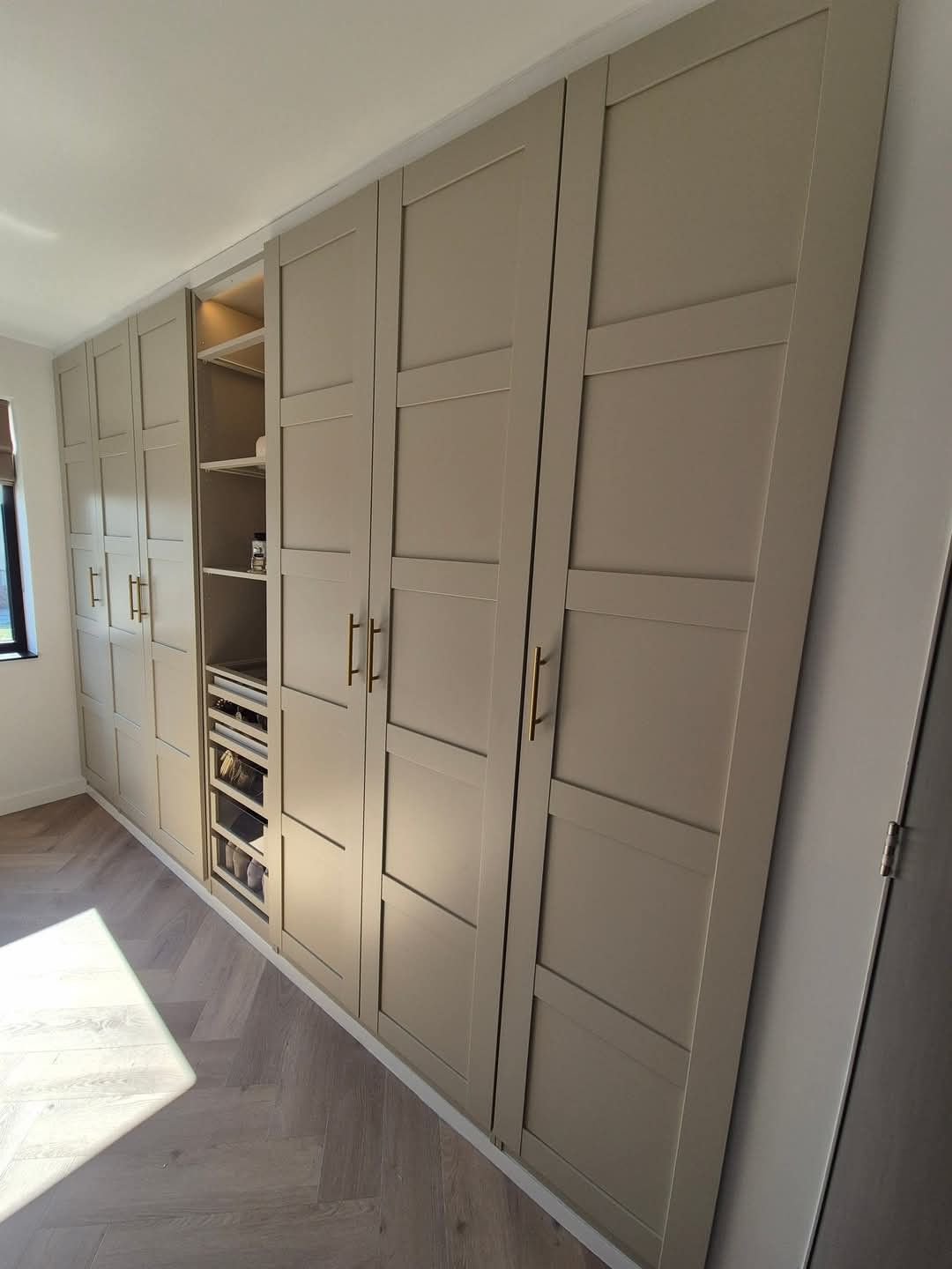 Dressing sur mesure — Studio Agencia